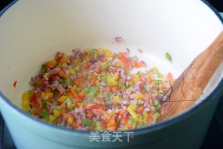 彩椒茄汁炒饭的做法步骤：5