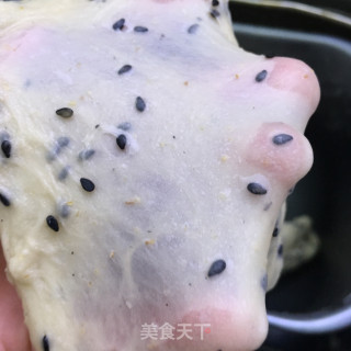 椰香黑芝麻面包的做法步骤：3