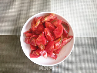 【黄豆牛腩西红柿汤】的做法步骤：3