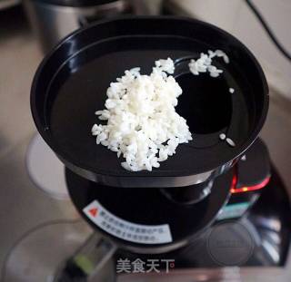 原汁机做宝宝米糊的做法步骤：2