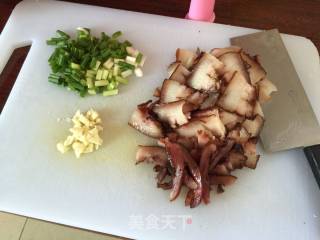 菜豆炒熏肉的做法步骤：2