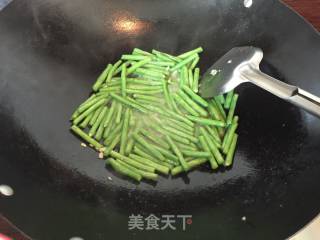 菜豆炒熏肉的做法步骤：5