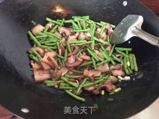 菜豆炒熏肉的做法步骤：10