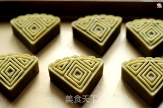 巧克力味桃山皮月饼的做法步骤：12