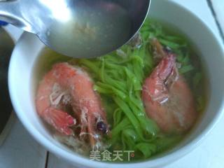 菠菜鸡蛋猪肝瘦肉海鲜面的做法步骤：23