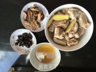 豉香排骨煲仔饭的做法步骤：1