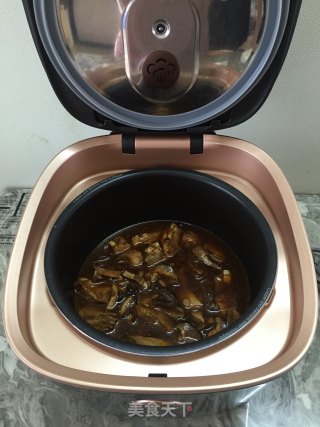 豉香排骨煲仔饭的做法步骤：7