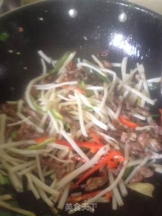羊肉丝炒银条的做法步骤：7