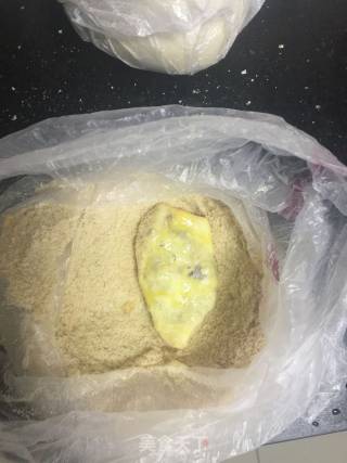 蒜香炸鸡翅的做法步骤：6