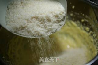 奶香椰蓉老婆饼的做法步骤：12