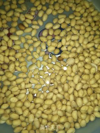 自制滑溜溜的豆腐脑，豆香十足的做法步骤：1