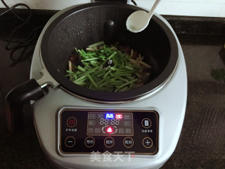 芹菜香干肉丝的做法步骤：7