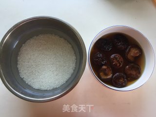 香菇肉丁烧麦的做法步骤：1