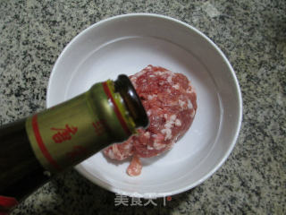 大闸蟹蒸肉末的做法步骤：2