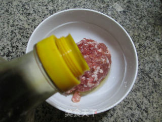 大闸蟹蒸肉末的做法步骤：3