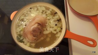 德国味道之煮猪脚的做法步骤：1