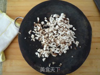 鲜肉豇豆锅贴的做法步骤：4