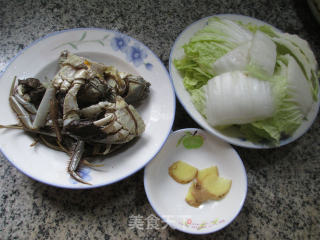 大闸蟹烧白菜的做法步骤：1