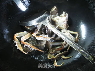 大闸蟹烧白菜的做法步骤：4