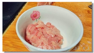 青椒肉丝的做法步骤：2