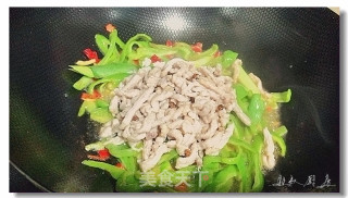 青椒肉丝的做法步骤：7