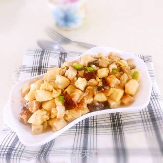 香菇鸡丁的做法步骤：7