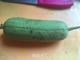 XO酱粉丝蒸丝瓜的做法步骤：1