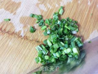 简单阳春面~给他/她做一碗温情的面的做法步骤：2
