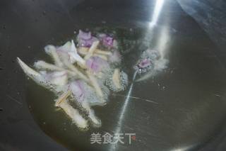 彩椒炒松茸的做法步骤：5