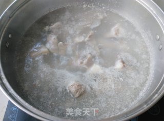 回锅排骨的做法步骤：1