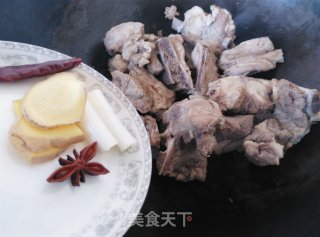回锅排骨的做法步骤：3