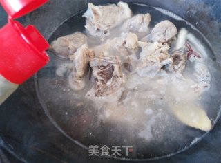 回锅排骨的做法步骤：4
