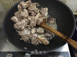 酱焖鸭的做法步骤：4