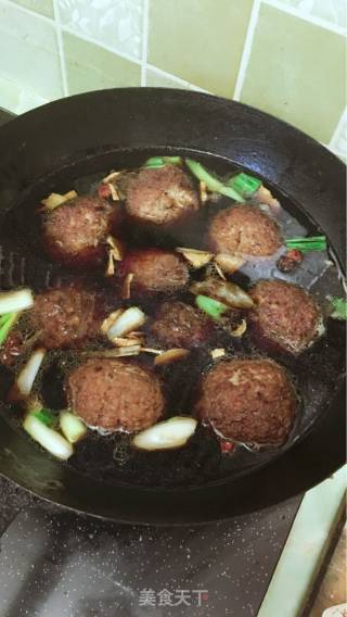 红烧大肉丸（四喜丸子）狮子头的做法步骤：12