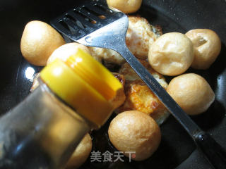 油面筋烧荷叶蛋的做法步骤：5