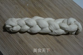 中种四股辫面包的做法步骤：12