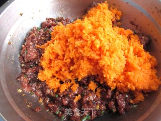 羊肉胡萝卜饺子的做法步骤：4