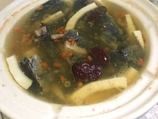 椰子竹丝鸡老火汤的做法步骤：8