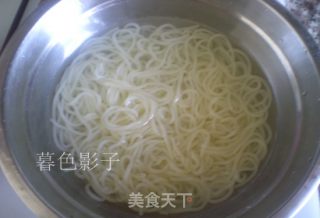 苏子叶冷面的做法步骤：2