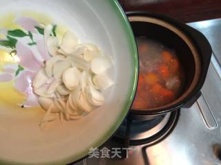 百合排骨胡萝卜汤的做法步骤：5