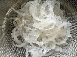 甜丝丝的椰奶燕窝的做法步骤：2