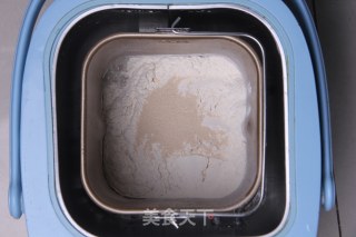 好吃又好看的熊猫土司的做法步骤：1