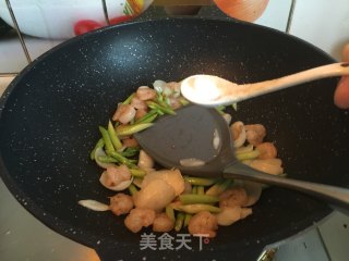 百合芦笋炒虾仁的做法步骤：12