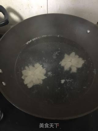【出水芙蓉】鱼茸蛋羹的做法步骤：12