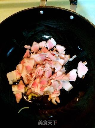 土豆片炒回锅肉的做法步骤：4