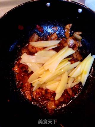 土豆片炒回锅肉的做法步骤：7