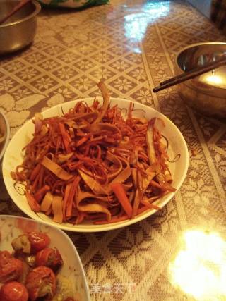 凉拌豆腐皮的做法步骤：1