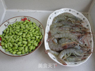 毛豆凤尾虾的做法步骤：1