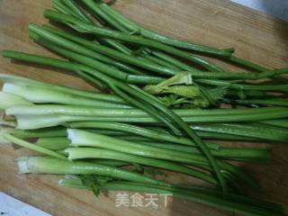 清炒鲍芹的做法步骤：2