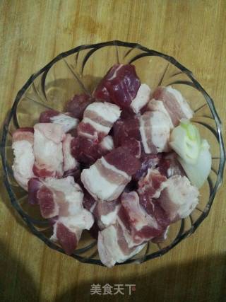 秘制红烧肉的做法步骤：1